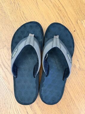Mens/Unisex REEF “The Ripper” flip flops Men’s 8